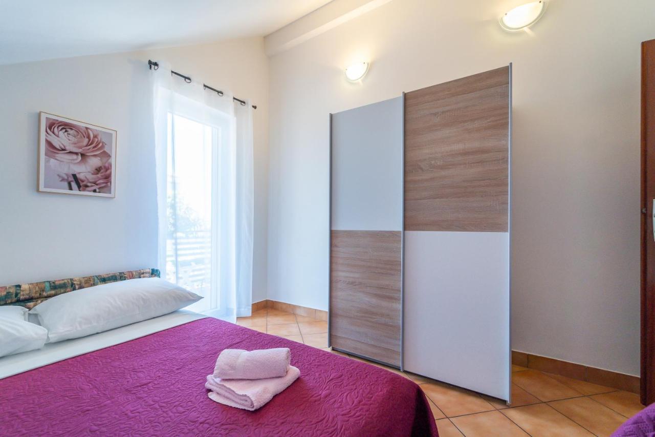 Apartment Nada Petrcane Exterior photo