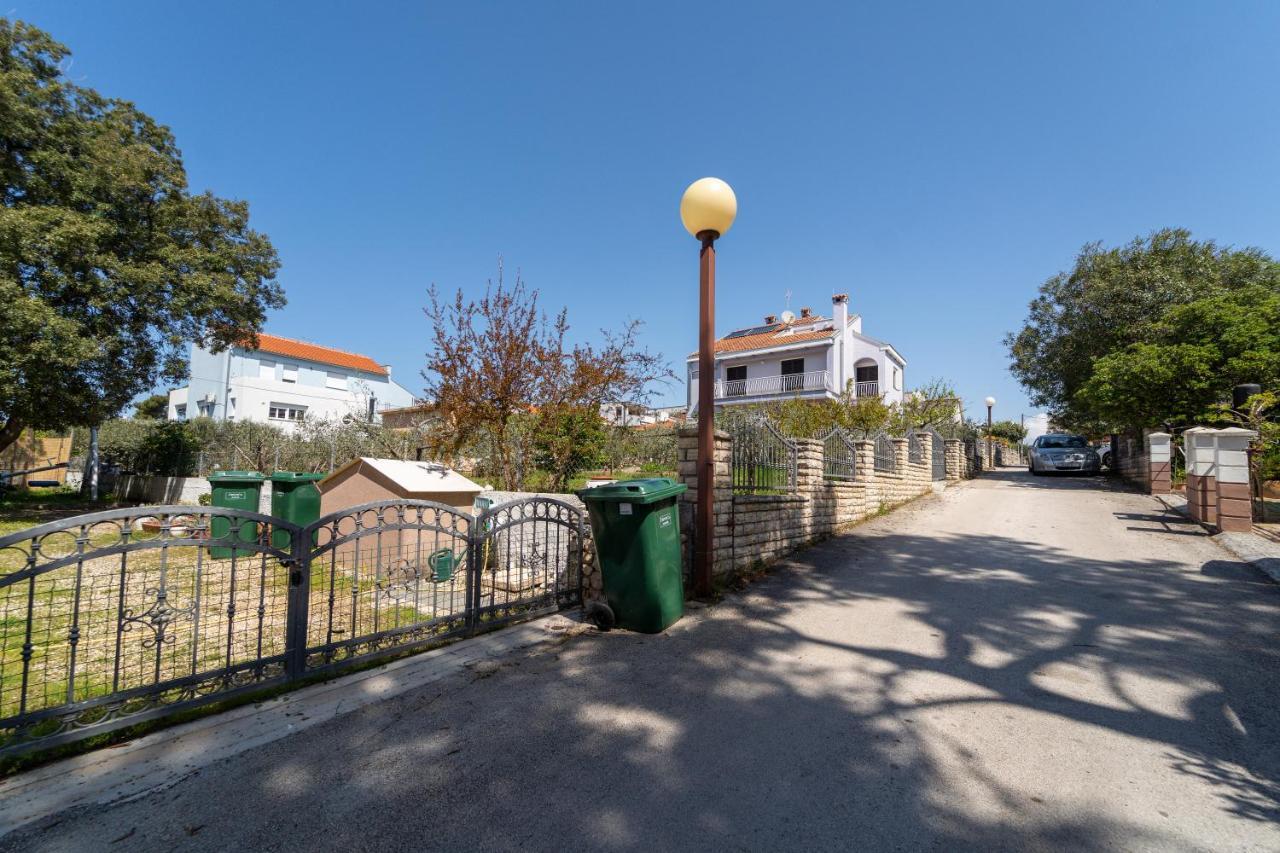 Apartment Nada Petrcane Exterior photo